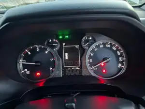 Toyota Land Cruiser Prado TX 2022
