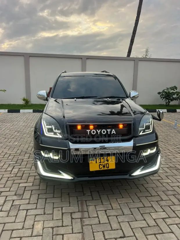 Toyota Land Cruiser Prado 2015 Black - 1