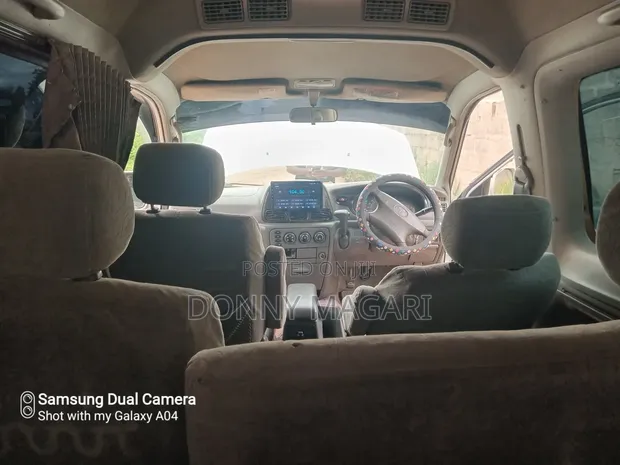 Toyota Noah 2001 Silver - 1