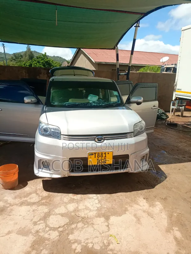 Toyota Corolla Rumion 2007 White - 1