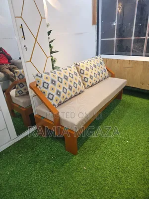 Wood-Mode Square Waiting Seat - Brand New