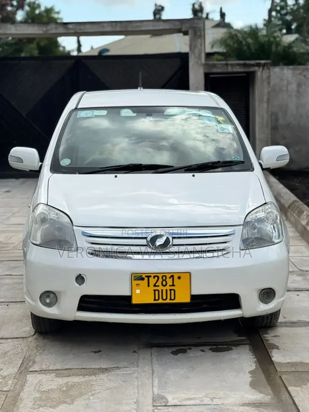 Toyota Raum 2007 White - 1