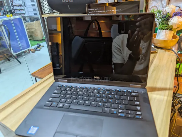 Laptop Dell Latitude E7270 - Intel Core i5, 8GB RAM, 256GB SSD - 1