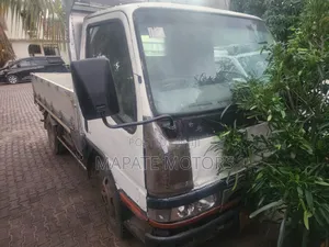 Mitsubishi Canter Mini Truck