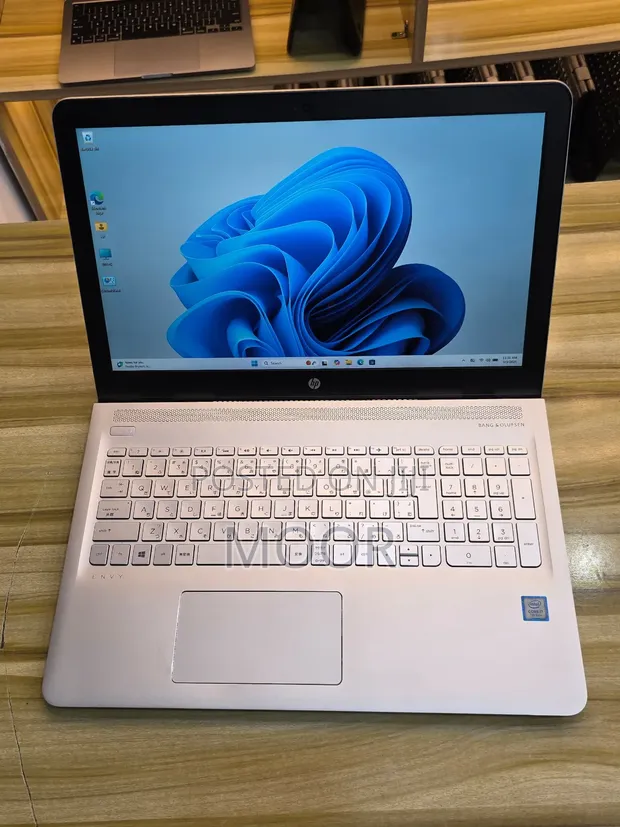 HP Envy 15 Laptop - Intel Core i7, 16GB RAM, 256GB SSD - 1