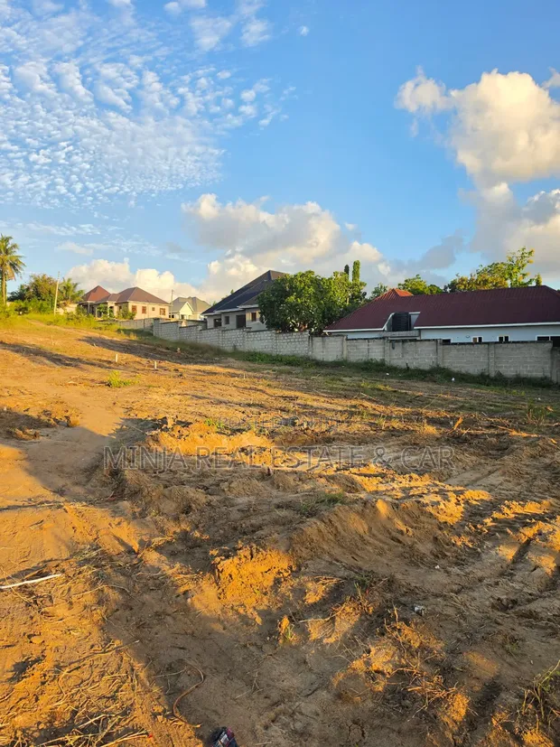 Residential Plot for Sale in Madale Kawawa (400 sqm) - 1