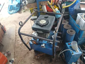 Hydraulic Lifting Machine Jack (200 Ton Total)