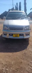 Toyota Noah 2004 Silver - 1