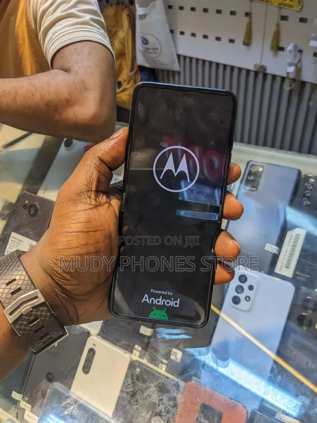 Motorola Razr 50 256GB Gray (Refurbished) - 1