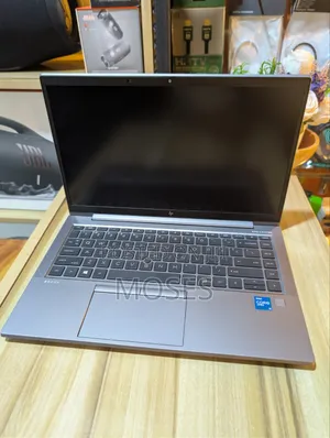 Laptop HP ZBook Firefly 14 G8 - Core i5, 16GB RAM, 256GB SSD
