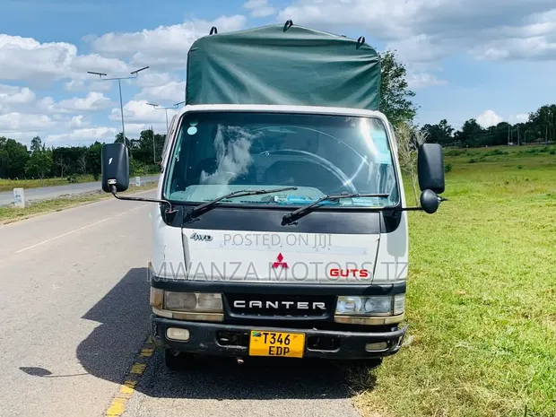 Lori la Mitsubishi Canter Longbase - 1