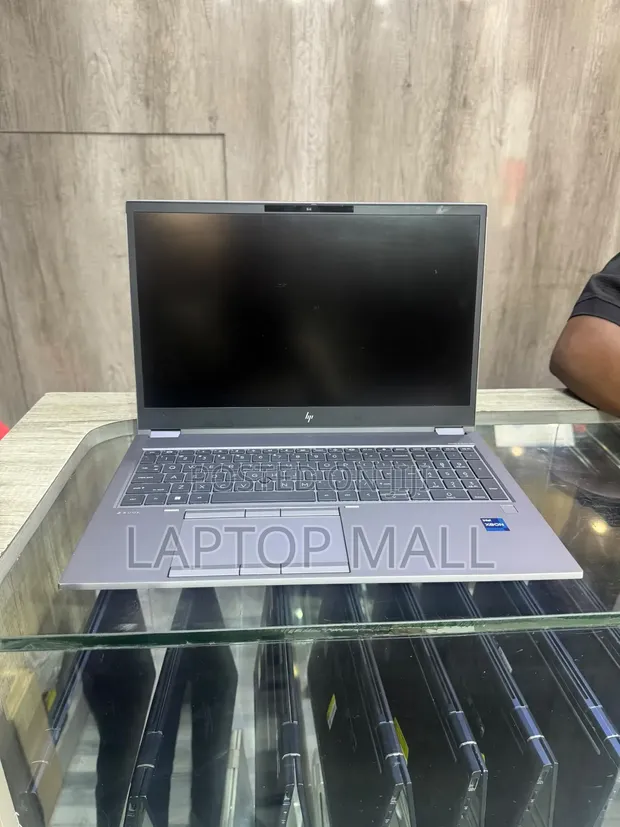 Laptop HP ZBook Fury 15 G8 - 32GB RAM, 512GB SSD, Intel Xeon - 1