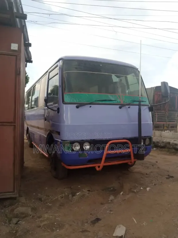 Mitsubishi Fuso Rosa 2004 Bus - Pink - 1