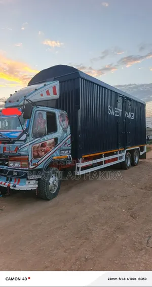 Mitsubishi Fuso Tandem 1998 Silver