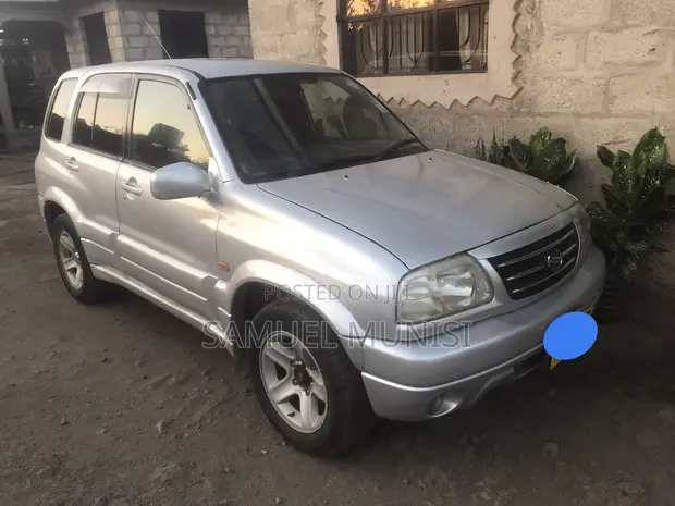 Suzuki Escudo 2003 Silver - 1