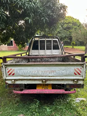 Toyota HiAce Mini Truck - 2004