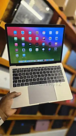 Apple MacBook Pro 2017 16GB i5 256GB SSD