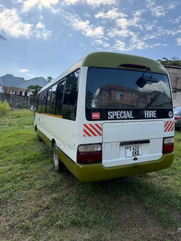 Toyota Coaster 2004 - 1