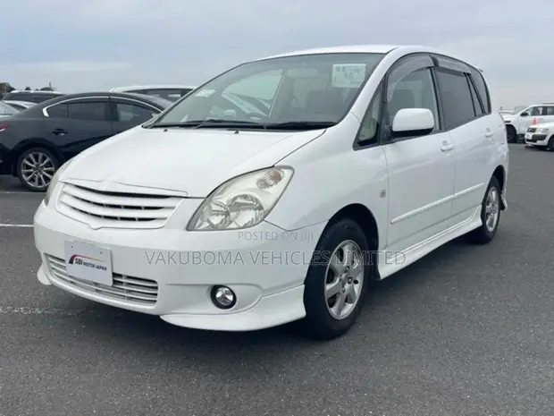 Toyota Corolla Spacio 2001 White - 1