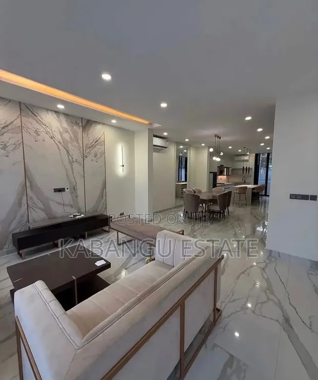 Furnished 5-Bedroom Apartment for Rent in Oyster Bay - 1
