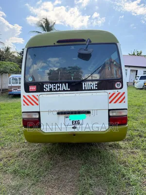Toyota Coaster 2005 - Silver