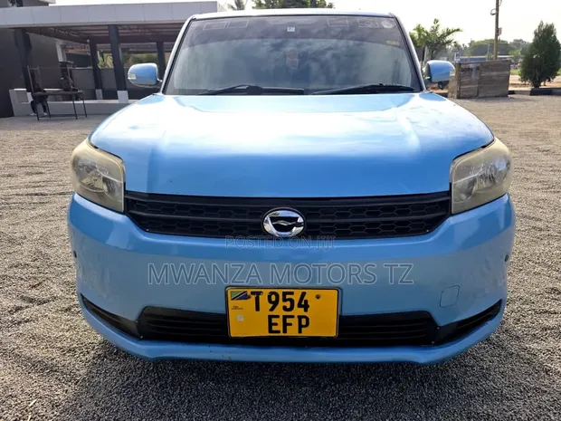 Toyota Corolla Rumion 2010 Blue - 1