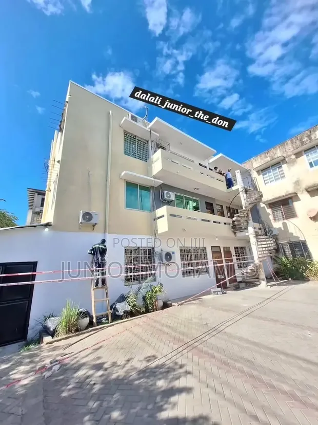 2 Bedroom Apartment for Rent in Oyster Bay - 1