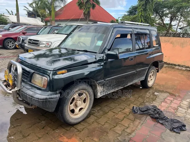Suzuki Escudo 2005 Black - 1