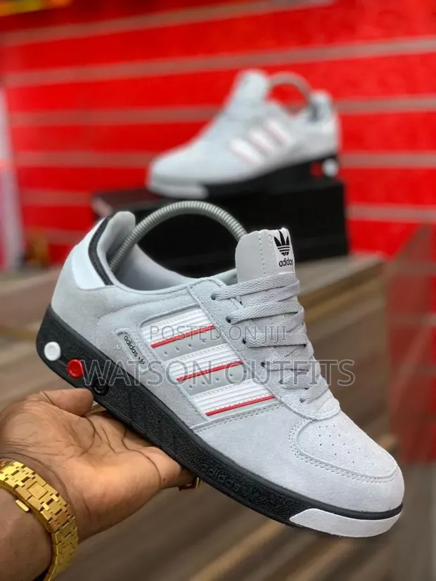 Adidas Viatu vya Ngozi vya Wanaume - 1