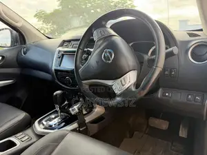 Nissan Navara Double Cabin 2017