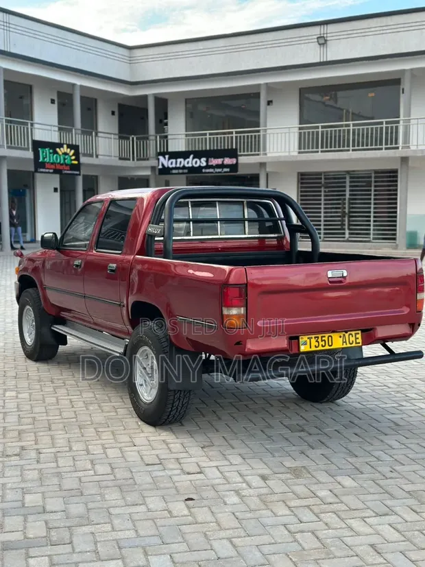Toyota Hilux 2010 Double Cabin Pickup - 1