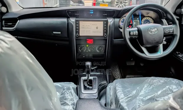 Toyota Fortuner 2022 Kijivu - 1