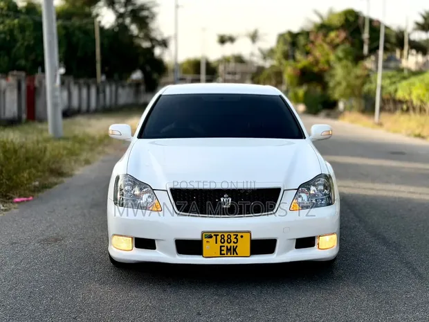 Toyota Crown 2006 - Nyeupe - 1