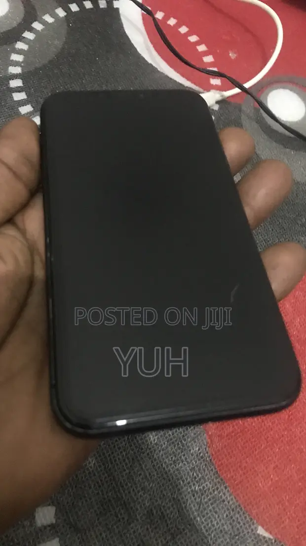 Apple iPhone 11 64GB Black - 1