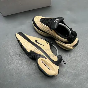 Nike Air Max DM Premium Sneakers