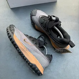 Nike ACG Mountain Fly Low Gore-Tex Hiking Shoes