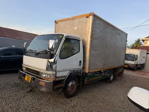 Mitsubishi Canter 1997 Nyeupe