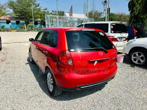 Mazda Verisa 2010 Nyeusi