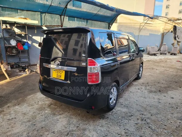 Toyota Noah 2008 Black - 1