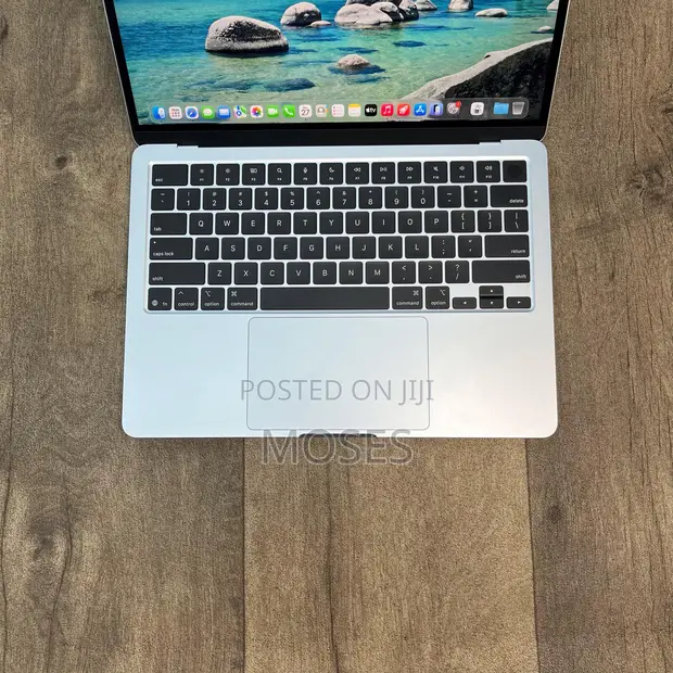 Apple MacBook Air 2025 M4 16GB RAM 256GB SSD - 1