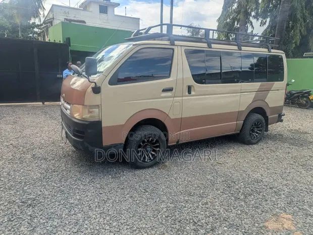 Toyota HiAce 2008 - Yellow - 1