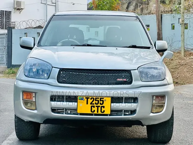 Toyota RAV4 2004 Nyeupe - 1