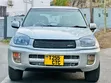 Toyota RAV4 2004 Nyeupe - 1