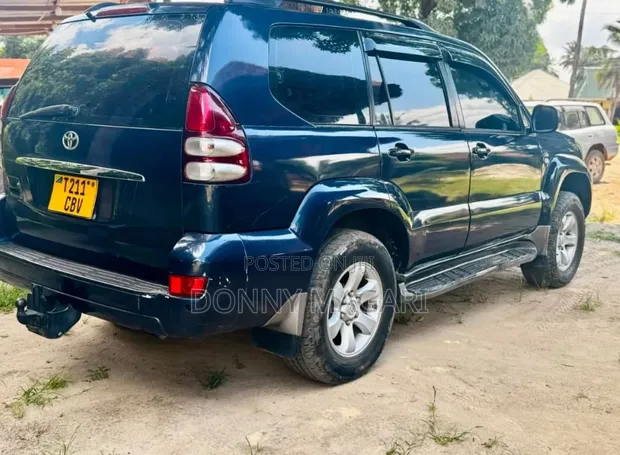 Toyota Land Cruiser Prado 2004 Black - 1