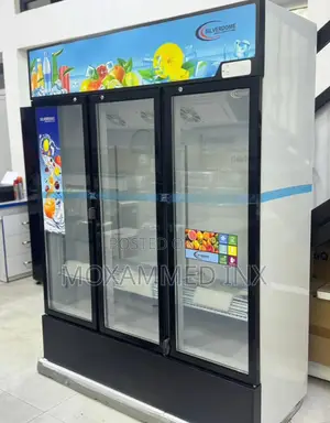 Silverdome 3-Door Showcase Chiller SCT-990 (980L)