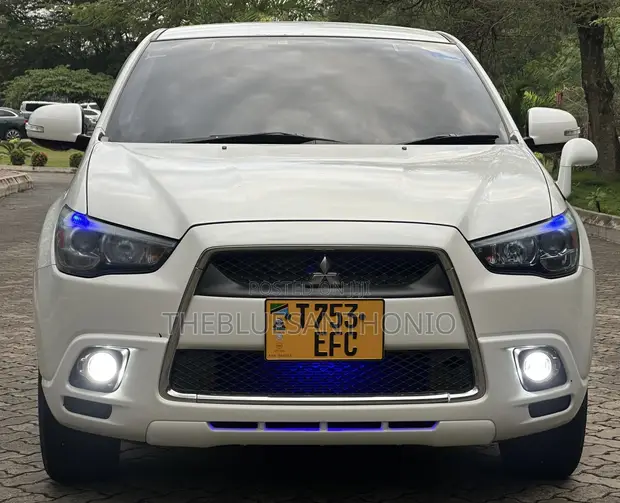 Mitsubishi RVR 2.0 2011 White - 1
