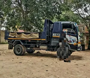 Mitsubishi Fuso Tipper Truck 2002 Black