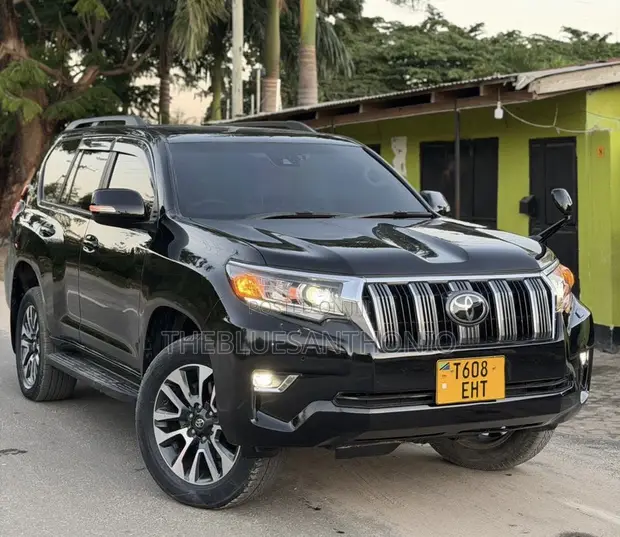 Toyota Land Cruiser Prado TX-L 2022 Black - 1
