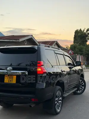 Toyota Land Cruiser Prado TX-L 2022 Black