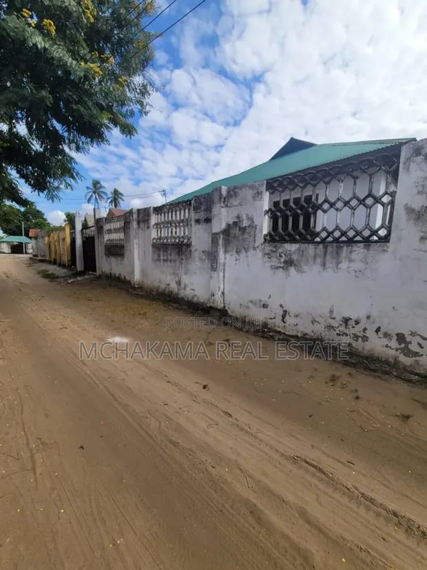3-Bedroom House for Sale in Mchakama Real Estate, Chamazi - 1